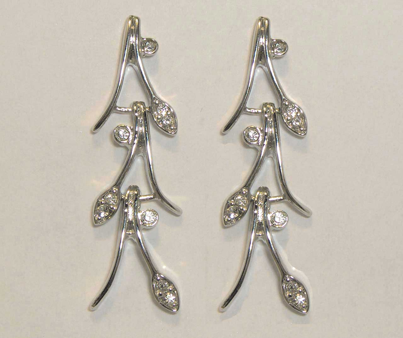 Vine-style silver earrings