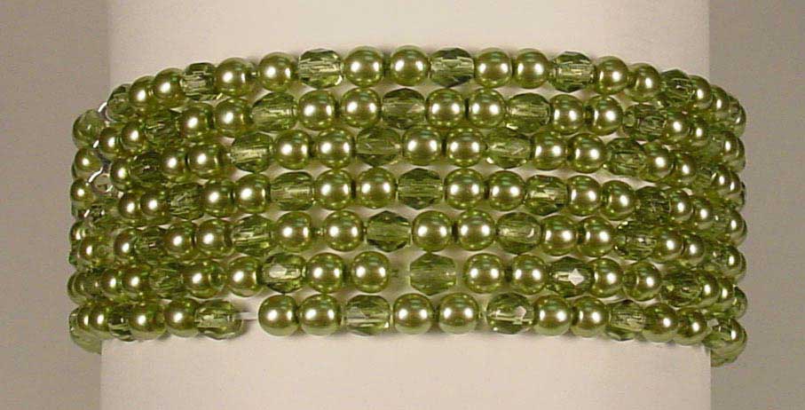 Bohemian glass light green pearl bracelet