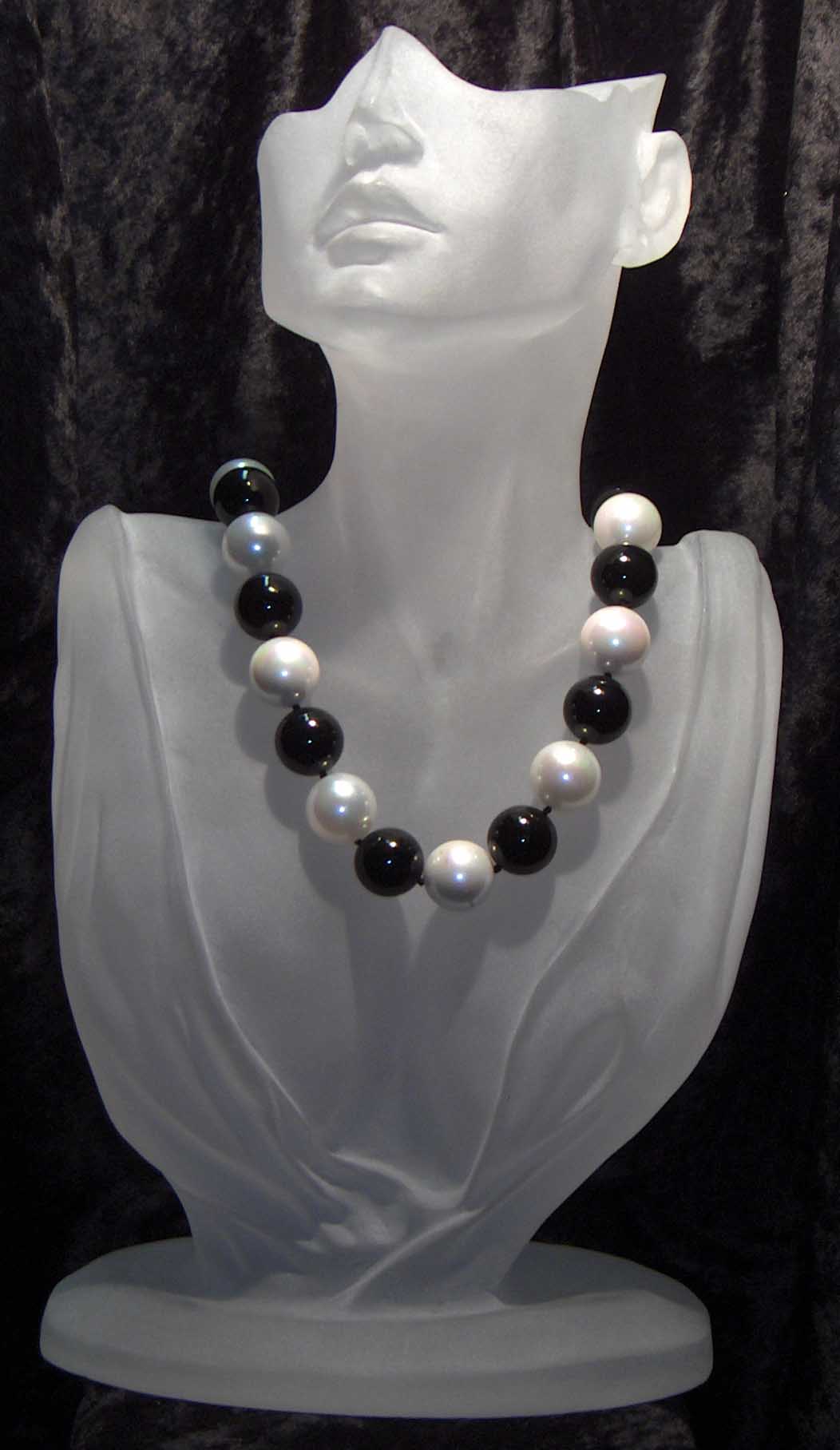 Black onyx and white mallorca pearl necklace