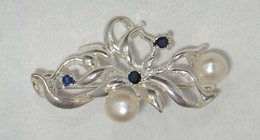 Fresh water pearl with sapphires set in sterling silver