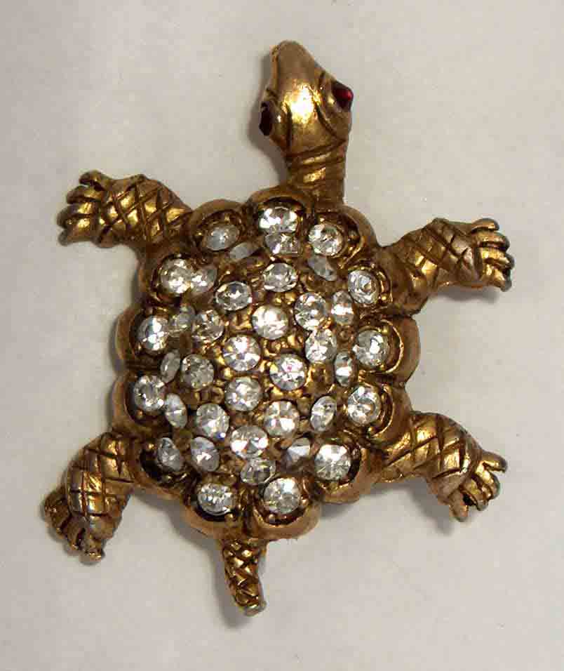Gold crystal turtle pin